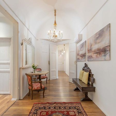 900 - Guest House ลีวอร์โน ภายนอก รูปภาพ