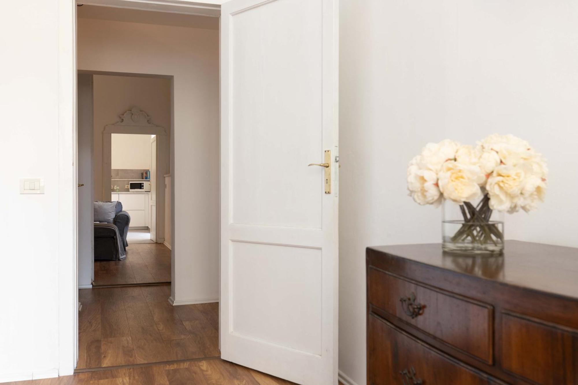 900 - Guest House ลีวอร์โน ภายนอก รูปภาพ