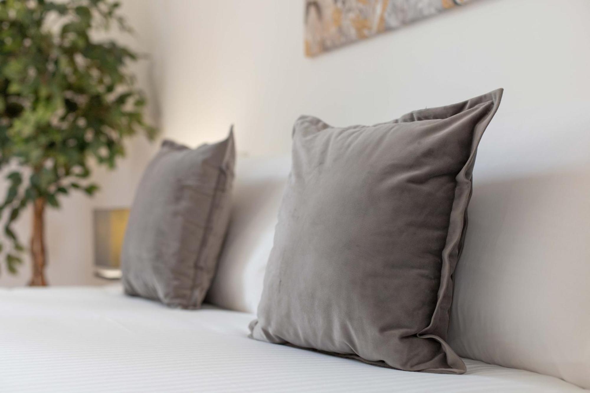 900 - Guest House ลีวอร์โน ภายนอก รูปภาพ