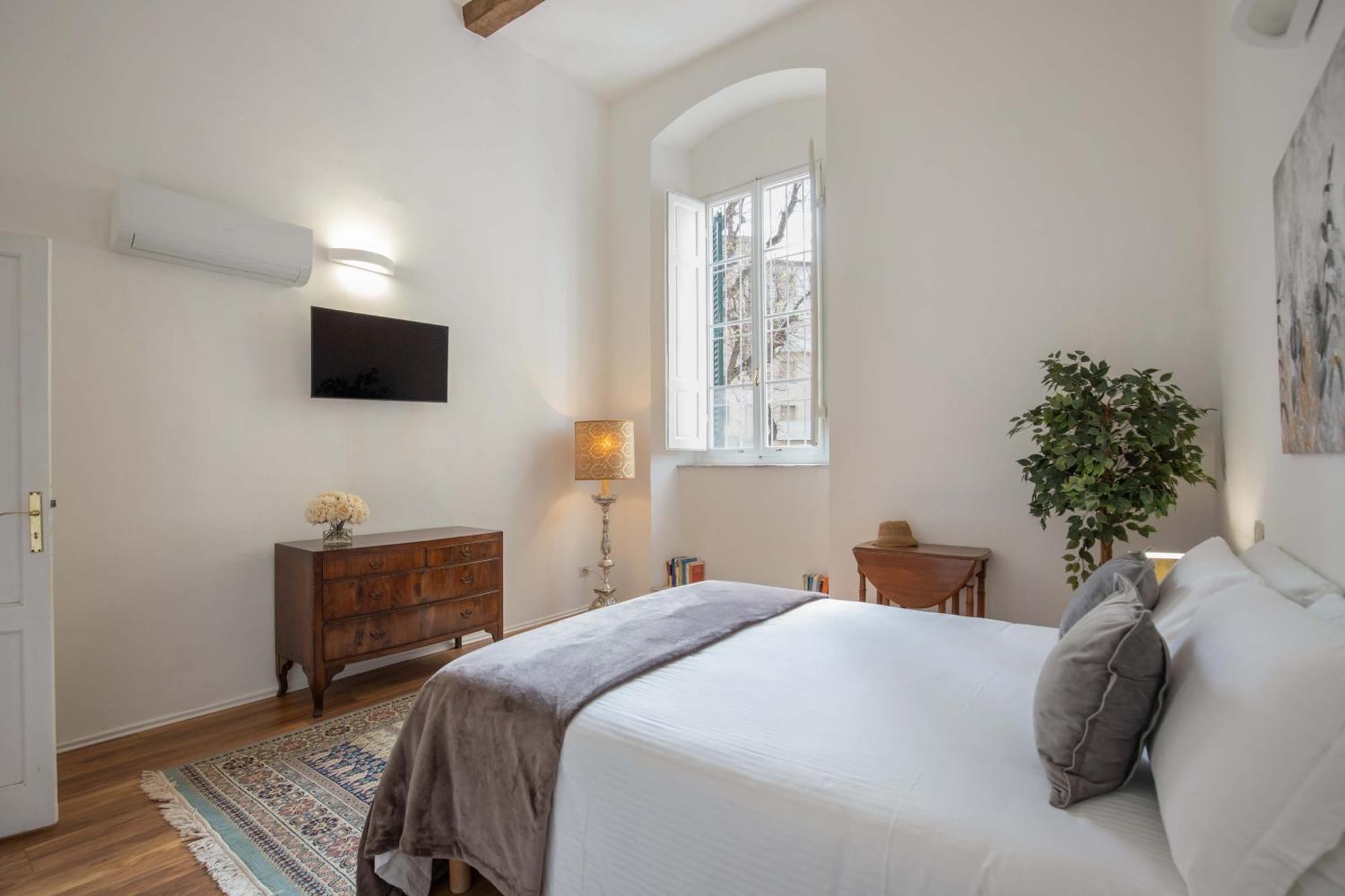 900 - Guest House ลีวอร์โน ภายนอก รูปภาพ
