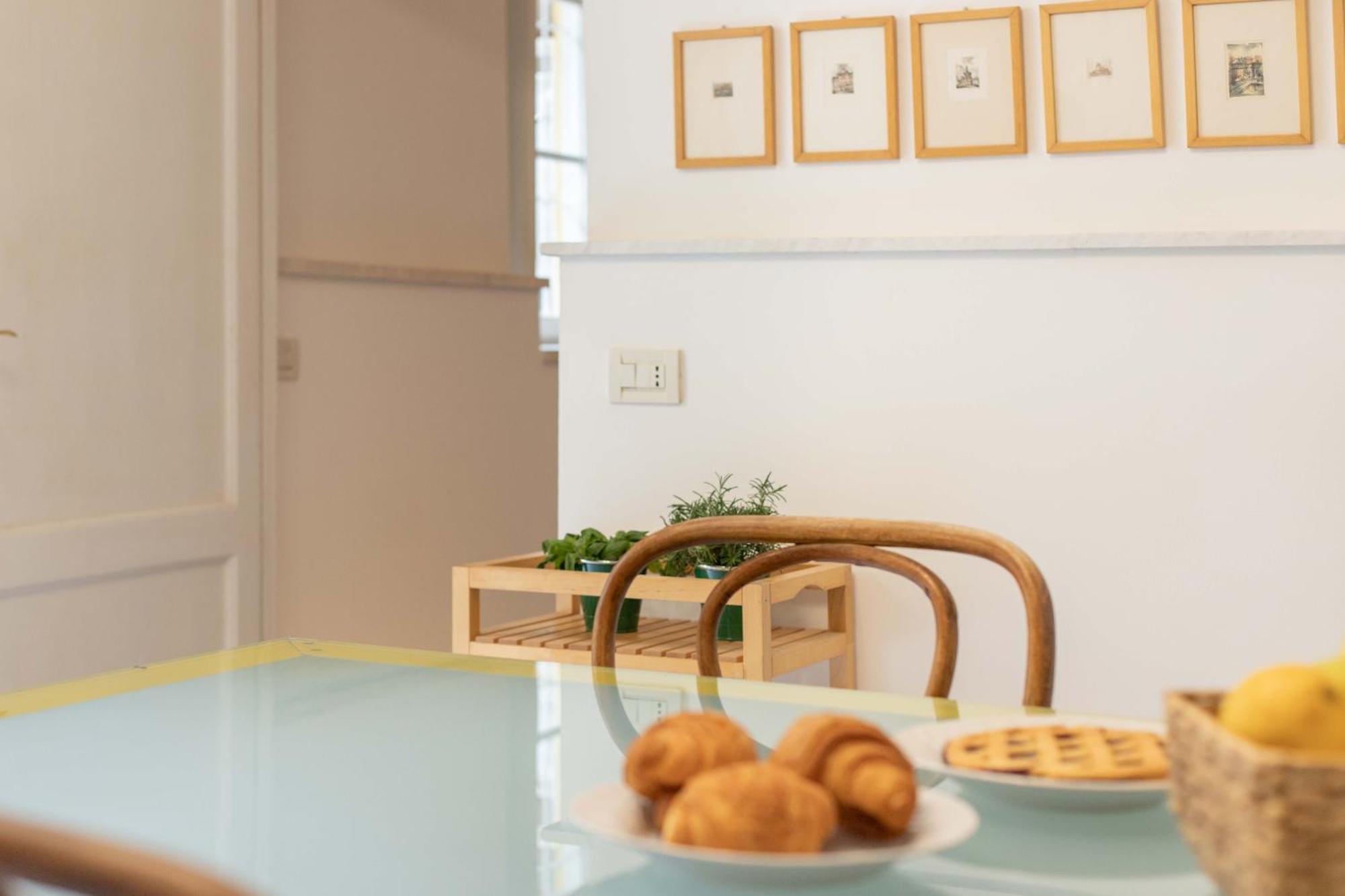900 - Guest House ลีวอร์โน ภายนอก รูปภาพ