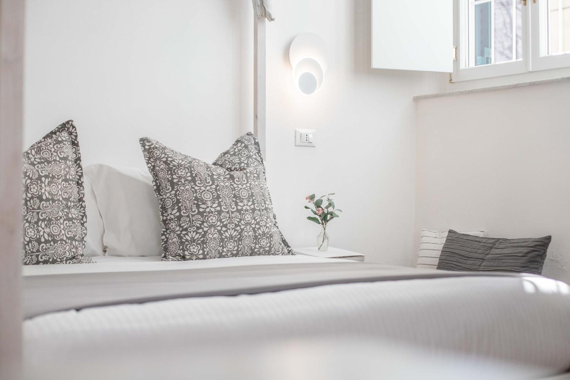 900 - Guest House ลีวอร์โน ภายนอก รูปภาพ