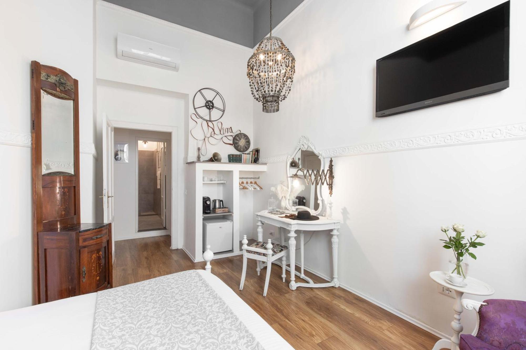900 - Guest House ลีวอร์โน ภายนอก รูปภาพ