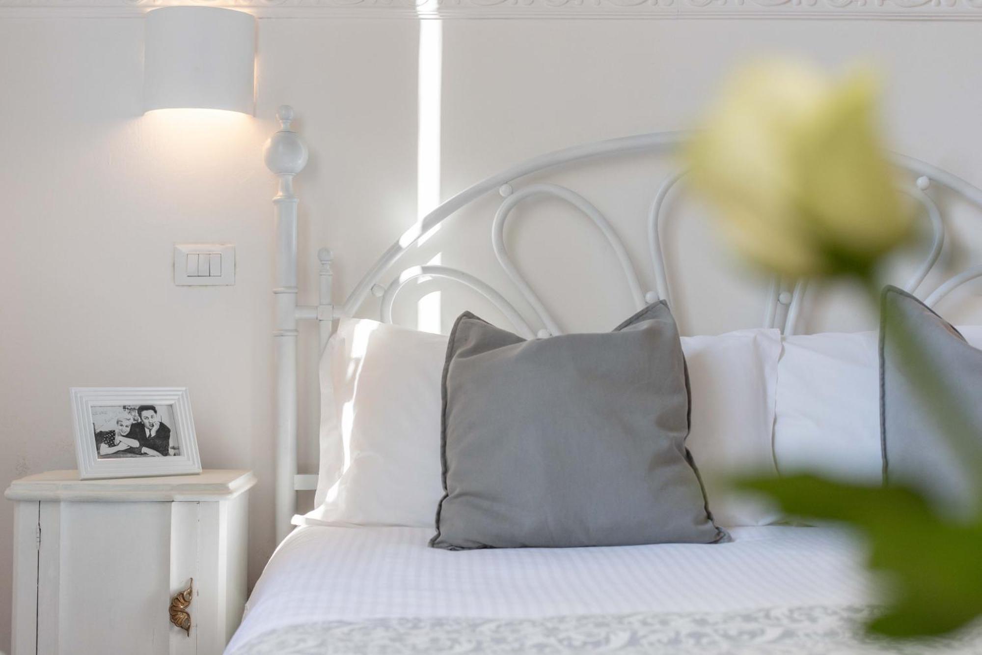 900 - Guest House ลีวอร์โน ภายนอก รูปภาพ